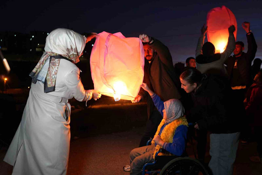 Bayburtta Dilek Fenerleri Esit Bir Dunya Icin Gokyuzune Birakildi1