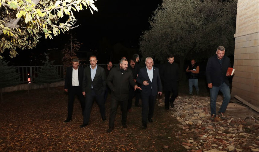 Baskan Memis Esentepe Mahallesi Sakinleriyle Bir Araya Geldi1