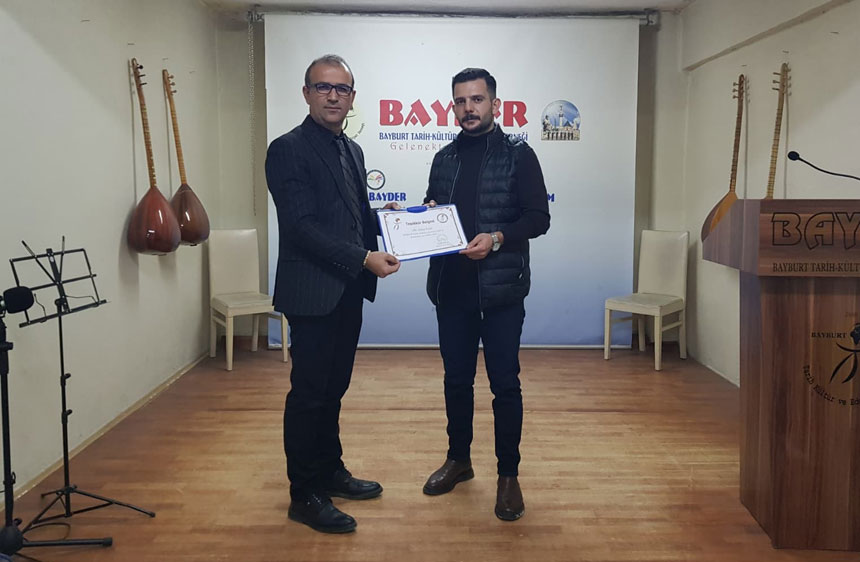 Tarih Ogretmeni Yakup Kaya Bayderde Cumhuriyet Idealini Anlatti2