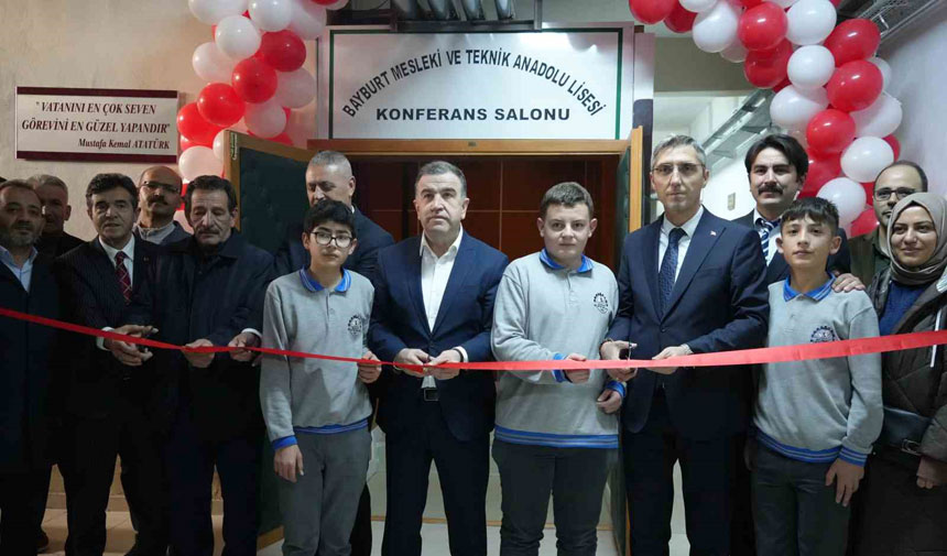 Bayburtta Sifir Atikla Insa Edilen Konferans Salonu Acildi1