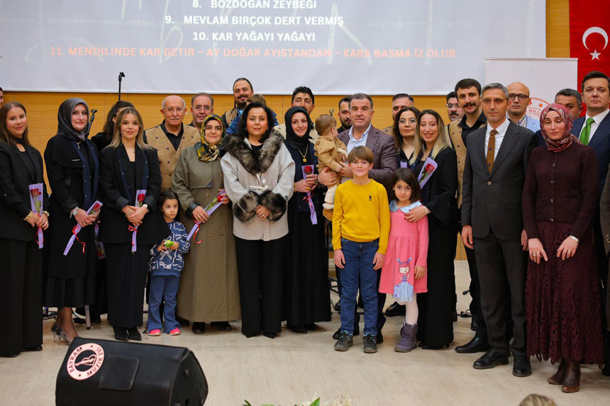 Bayburtta Maarif Orkestrasi Ve Korosu Sahne Aldi2