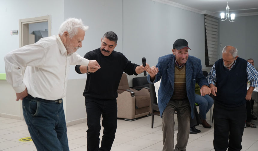 Bayburtta Huzurevi Sakinlerinden Renkli Yerli Mali Kutlamasi2