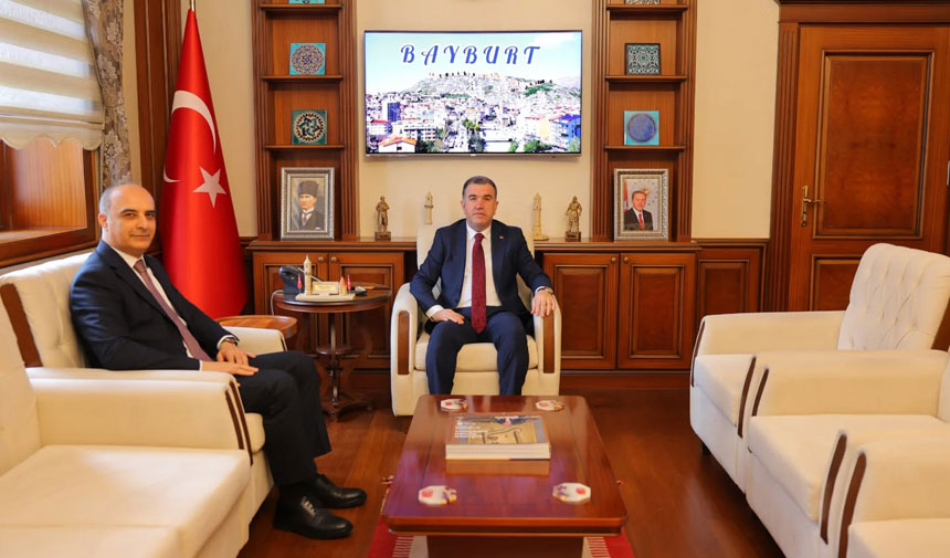 Gebzeden Bayburta Atanan Defterdar Yildiz Mesaisine Basladi1