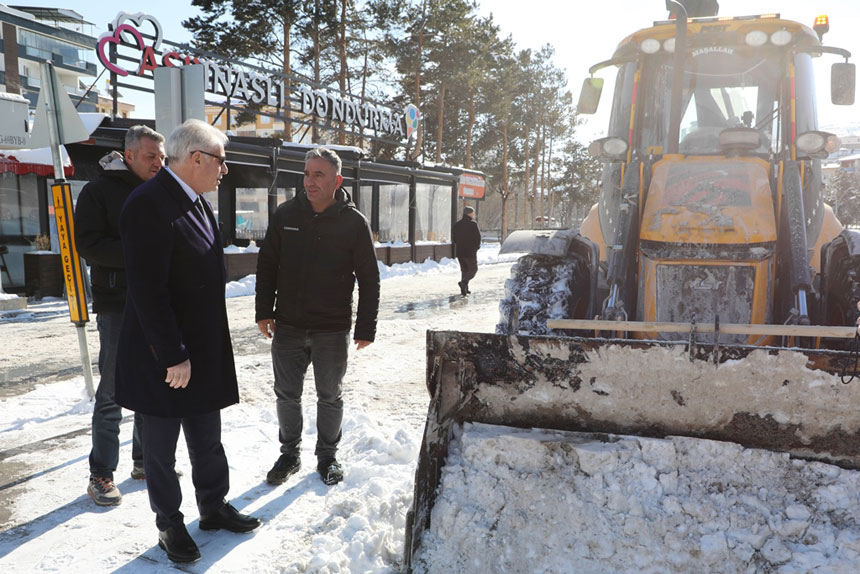 Bayburtta Kar Seferberligi Belediye Ekipleri 724 Sahada 11