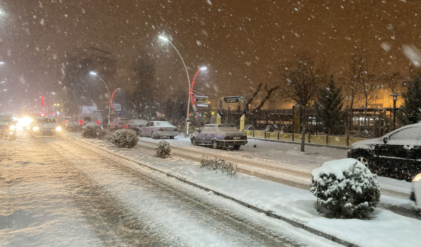 Meteoroloji Uyardi Bayburtta Kar Gidiyor 20 Derece Soguk Geliyor1