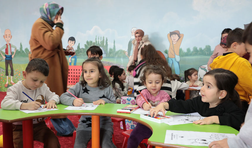 Bayburtta Masal Tadinda Bulusma Cocuklar Avucumdaki Tirtil Ile Tanisti2