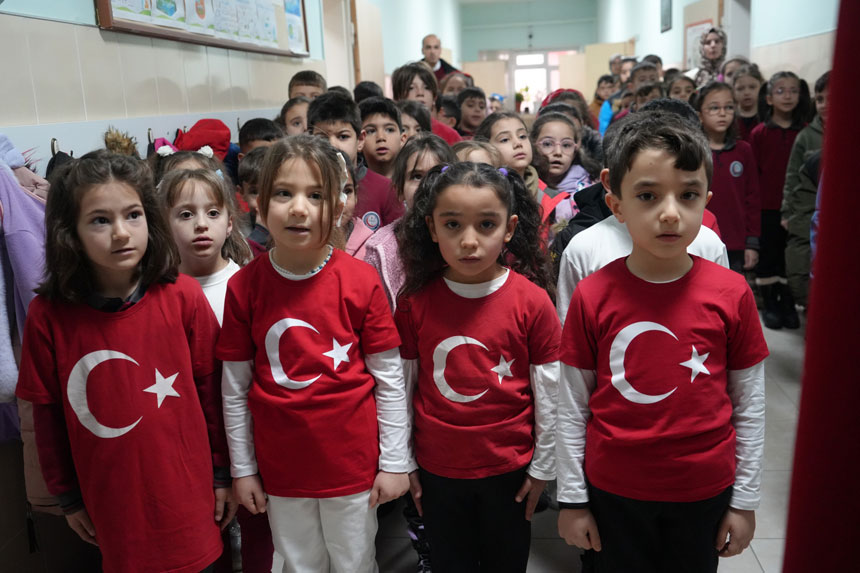 Bayburtta Ikinci Donem Bayrak Sevgisi Temasiyla Basladi