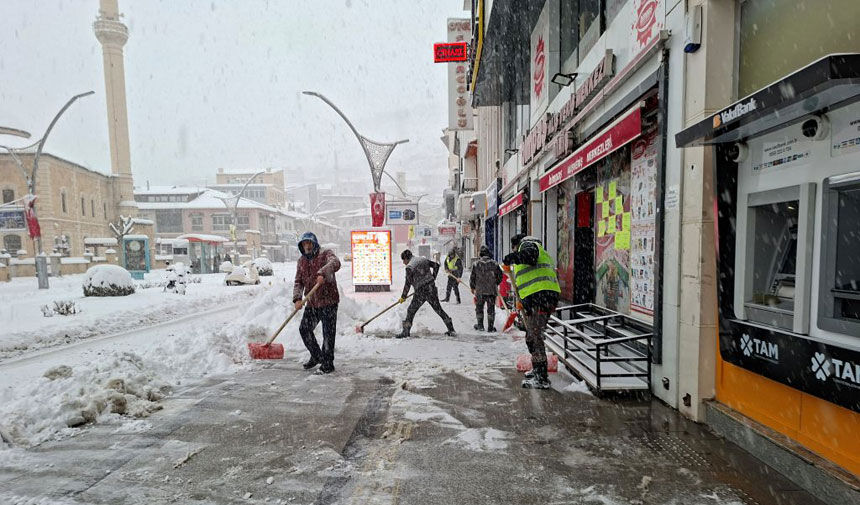 Bayburt Belediyesi Kar Mesaisini Surduruyor1