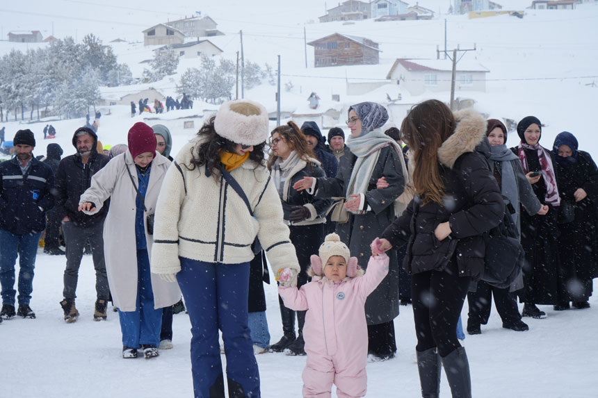 Aydintepe Kis Festivali Renkli Ve Coskulu Gecti4