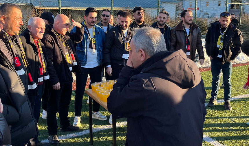 Bayburtsporun Yeni Taraftar Grubu Monarsiden Takimlara Moral Ziyareti1