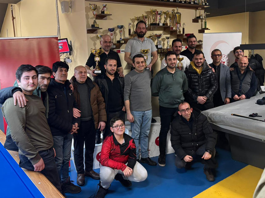 Bayburtta Bilardo Sampiyonu Belli Oldu Fikret Saka Zirvede1