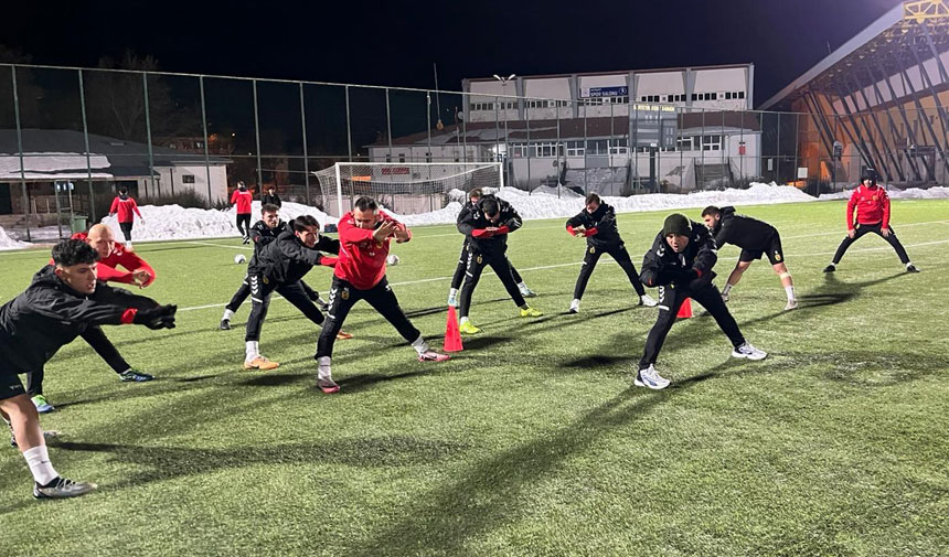 Sari Siyahlilarda Hedef Sampiyonluk Bayburtspor Sahaya Cikti2