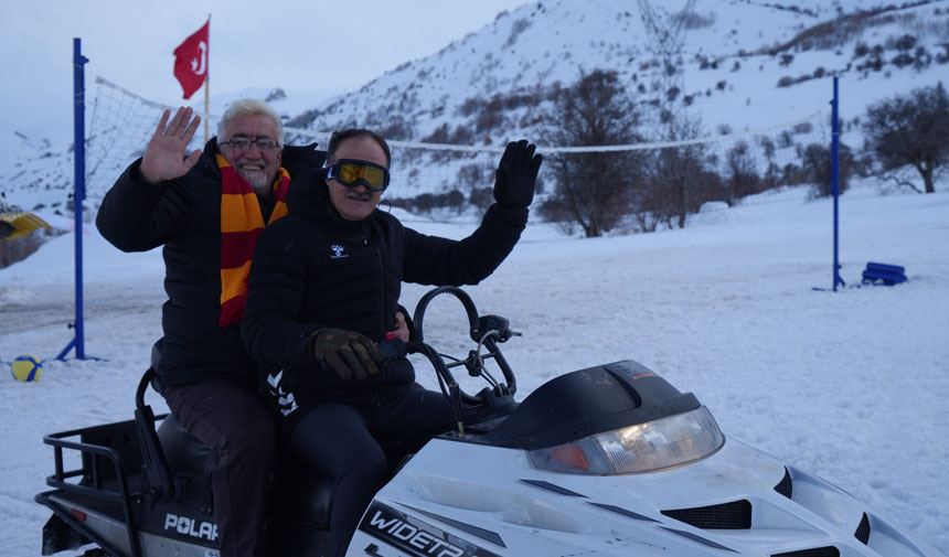 Bayburtta Yaslilarin Kar Eglencesi Kizakla Kaydilar Kar Motoruyla Tur Attilar2