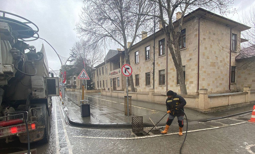Bayburtta Bayram Mesaisi Belediye Ekipleri Sahada1