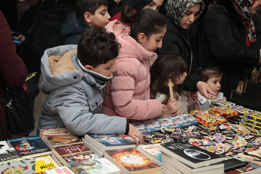 Bayburt Belediyesi Kitap Gunlerinde Hacivat Karagoz Nesesi1