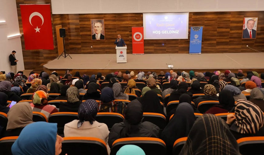 Bayburtta Kadinlara Ozel Kadir Gecesi Programi1