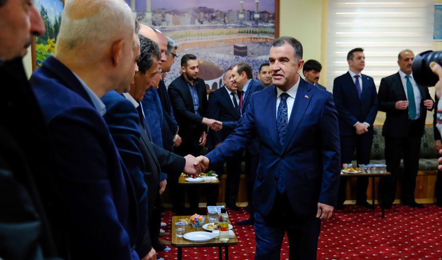 Geleneksel Bayramlasmanin Adresi Velisaban Mahalle Odasi Oldu1