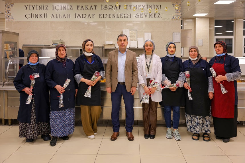 Vali Eldivan Kyk Bayburt Erkek Ogrenci Yurdunda Iftar Acti3