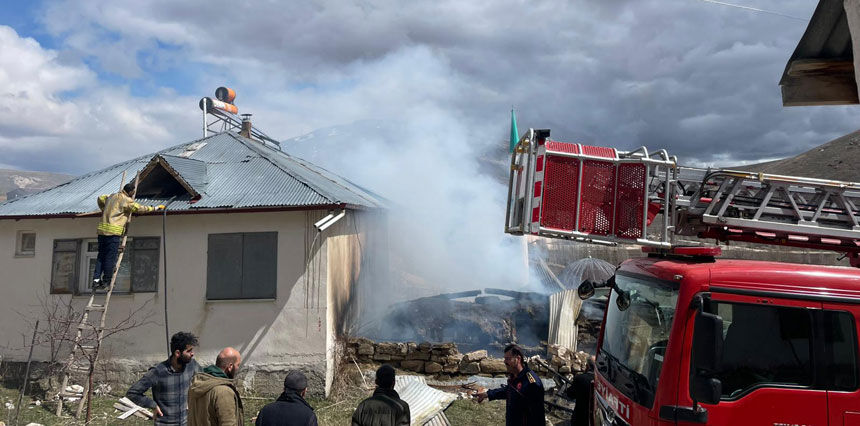 Bayburtta Korkutan Yangin Ahir Alevlere Teslim Oldu1