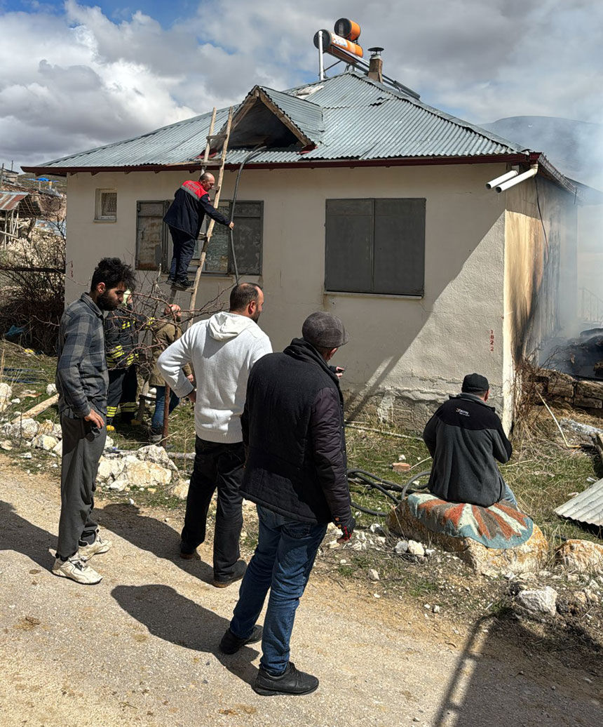 Bayburtta Korkutan Yangin Ahir Alevlere Teslim Oldu2