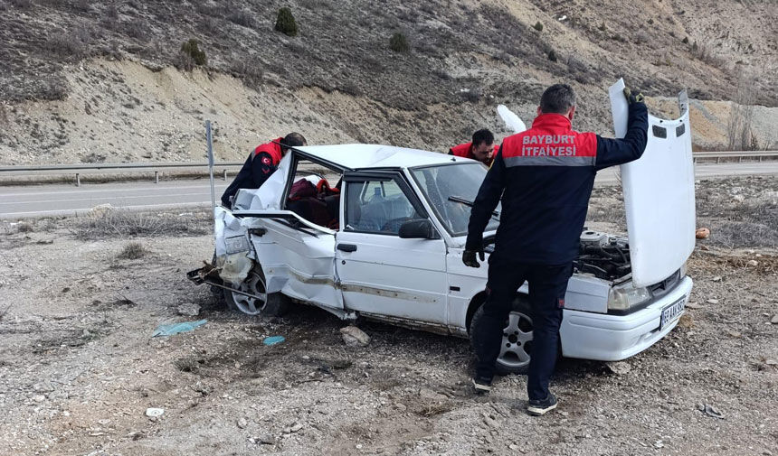 Bayburtta Tir Otomobile Arkadan Carpti 3 Yarali2