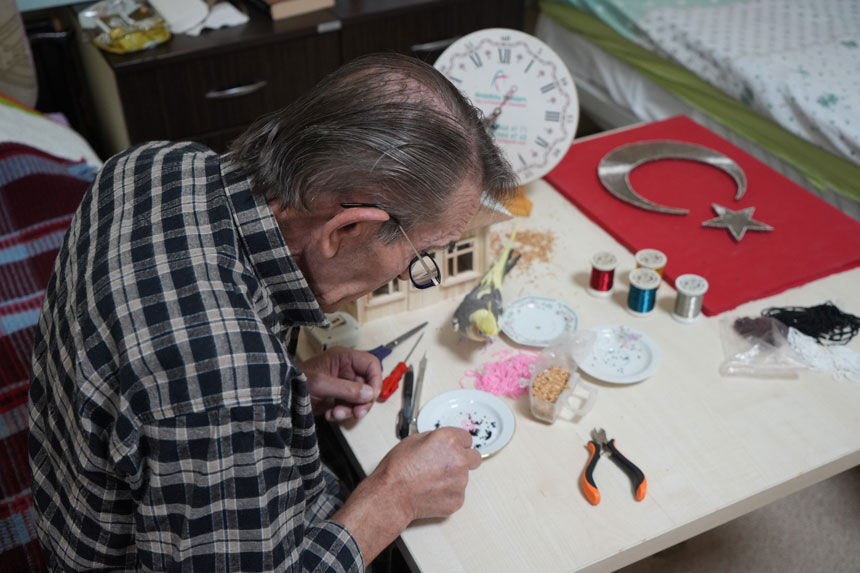 56 Yillik Demir Ustasi Huzurevinde Sanatla Hayata Tutundu2-1