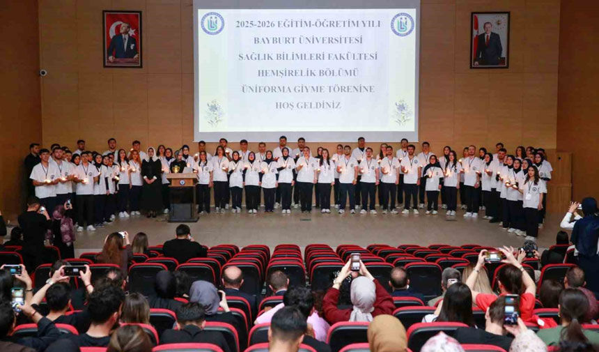 Bayburtta Hemsirelik Ogrencilerinin Uniforma Heyecani1