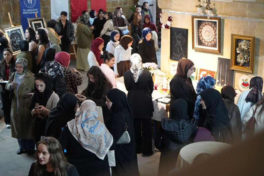 Bayburtta Kyk Ogrencilerinden El Sanatlari Sergisi1