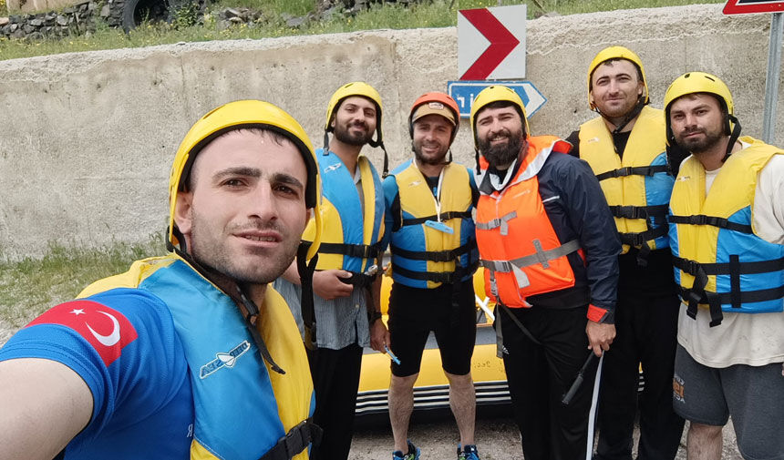 Bayburt Turizmine Coruh Ivmesi Karsigecit Koyunde 17 Yillik Rafting Gelenegi3