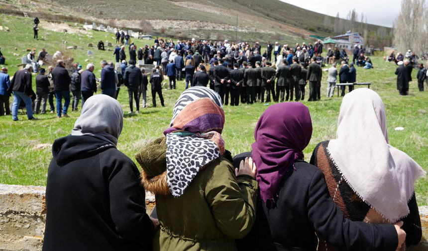 Bayburt Kibris Gazisi Omer Dogani Son Yolculuguna Ugurladi2