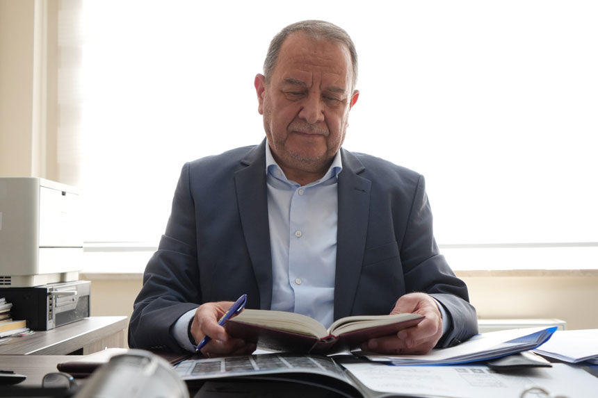 1 Numarali Diplomayla Mezun Oldugu Okulda 37 Yillik Egitim Cinari Mehmet Ocal Varinca1