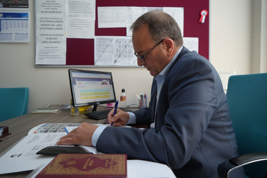 1 Numarali Diplomayla Mezun Oldugu Okulda 37 Yillik Egitim Cinari Mehmet Ocal Varinca2
