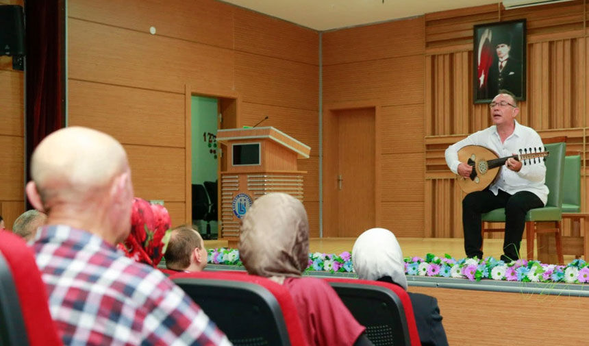 Bayburtta Yas Almayan Universite Mezuniyet Gururu1