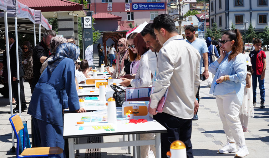 Bayburtun Genc Mucitleri Sahneye Cikti Tekno Bayburt Basladi1