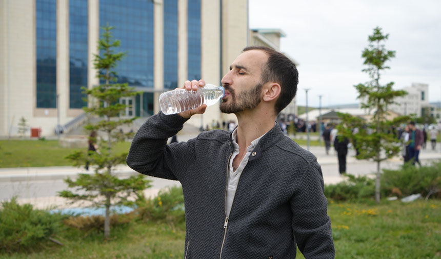 Yks Maratonunda Ikinci Gun Bayburtta Adaylarin Ve Velilerin Buyuk Heyecani1