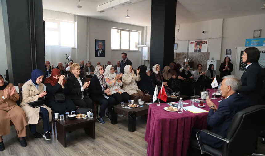 Iyi Parti Genel Baskan Yardimcisi Ofluoglu Bayburtta Konustu1
