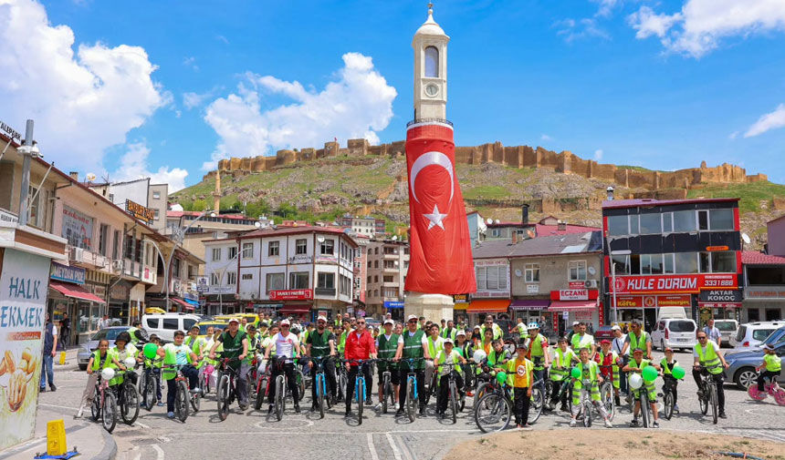 Yesilay Koordinesinde Bayburtta Farkindalik Turu