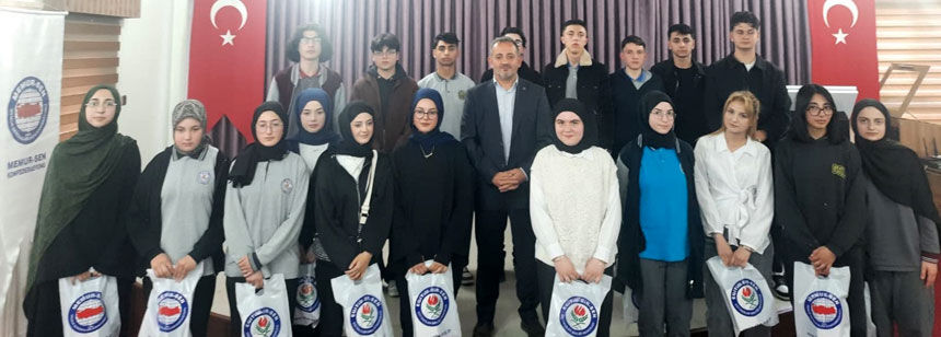 Bayburtta Genc Kalemlerin Odul Gecesi Iste Dereceye Giren Liseliler4