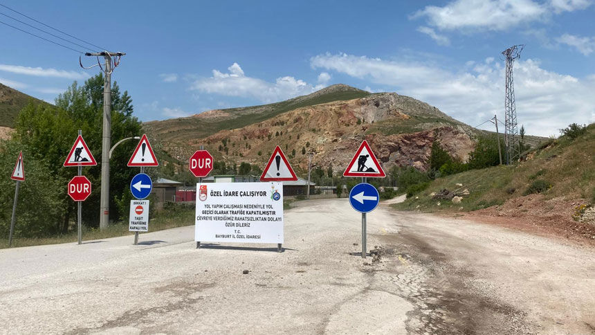 Bayburtta 25 Koyun Ulasimini Saglayan Ispir Grup Yolunda Asfaltlama Calismasi1