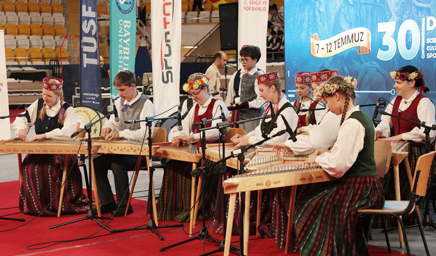11 Ulkeden Bayburta Kultur Koprusu Dede Korkut Solenleri Basladi3