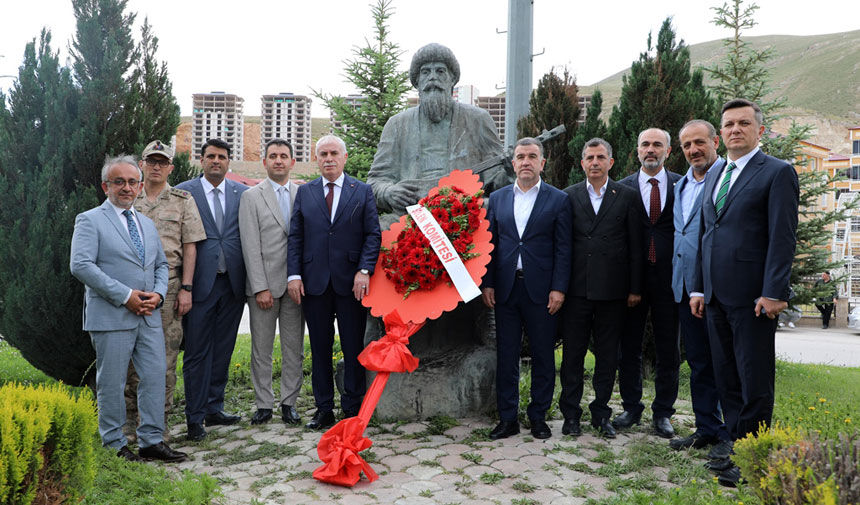 Bayburtta 30 Yil Coskusu Dede Korkut Solenleri Saray Bahcesini Renklendirdi11