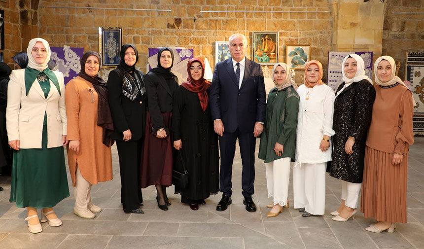 Dede Korkut Solenleri Kapsaminda Yoresel El Sanatlari Sergisi Acildi2