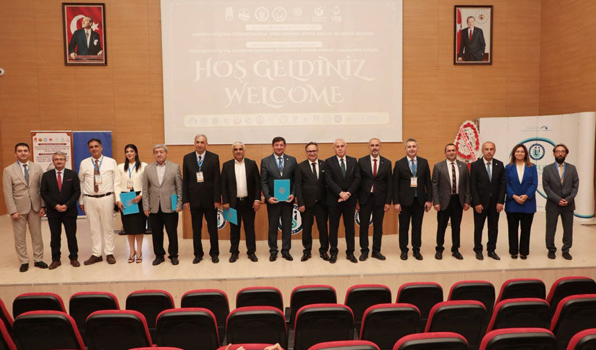 Turk Dunyasinin Cati Ismi Dede Korkut Bayburtta Bilim Dunyasini Bulusturdu2