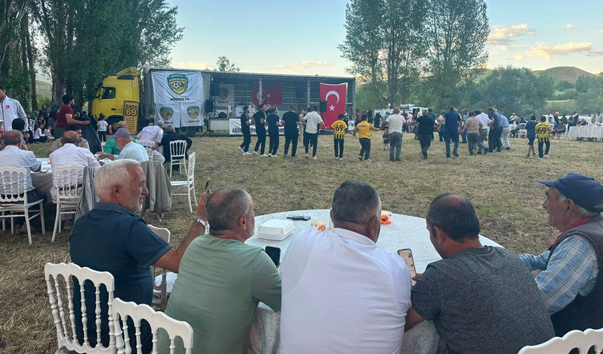 Yesil Sahadan Koy Meydanina Agorensporun Sampiynlugu Senlikle Kutlandi1