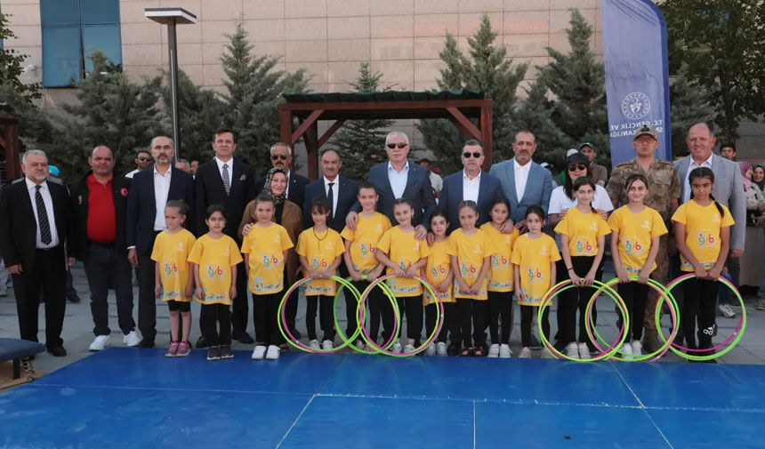 Bayburtta Gsb Yaz Spor Okullari Festival Havasinda Basladi1-1