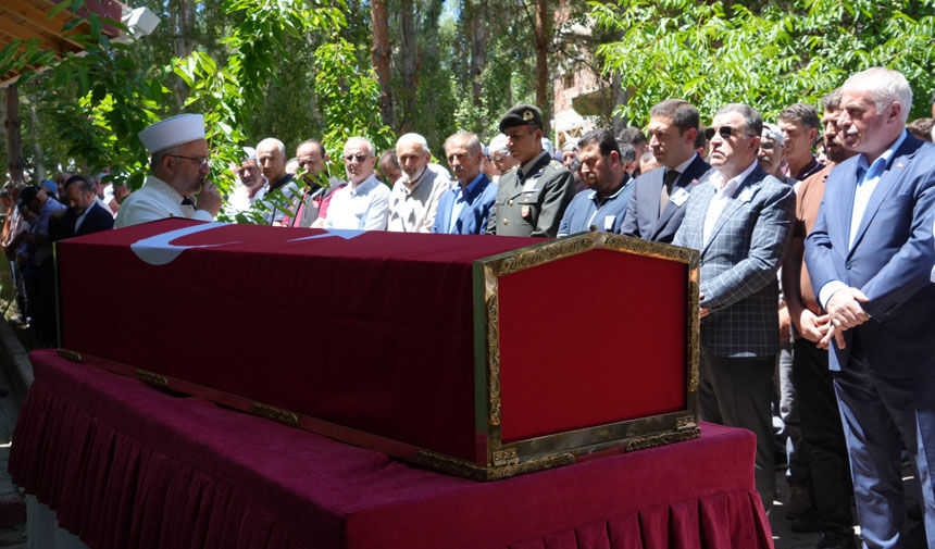 Bayburt Kibris Gazisi Esref Kabaki Son Yolculuguna Ugurladi1