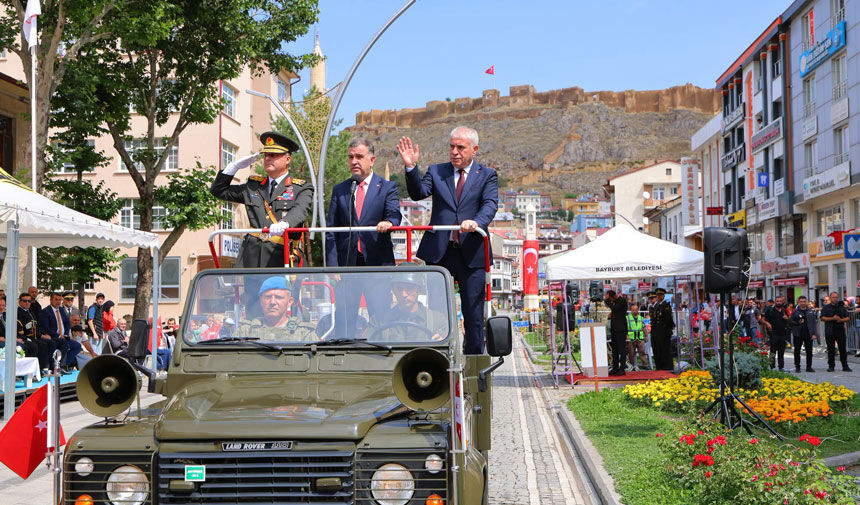 Bayburtta 30 Agustos Zafer Bayrami Coskusu 11