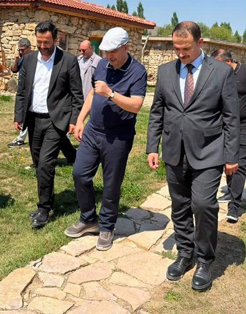 Tihek Baskani Vasip Sahin Memleketi Bayburtta Ziyaretlerde Bulundu1