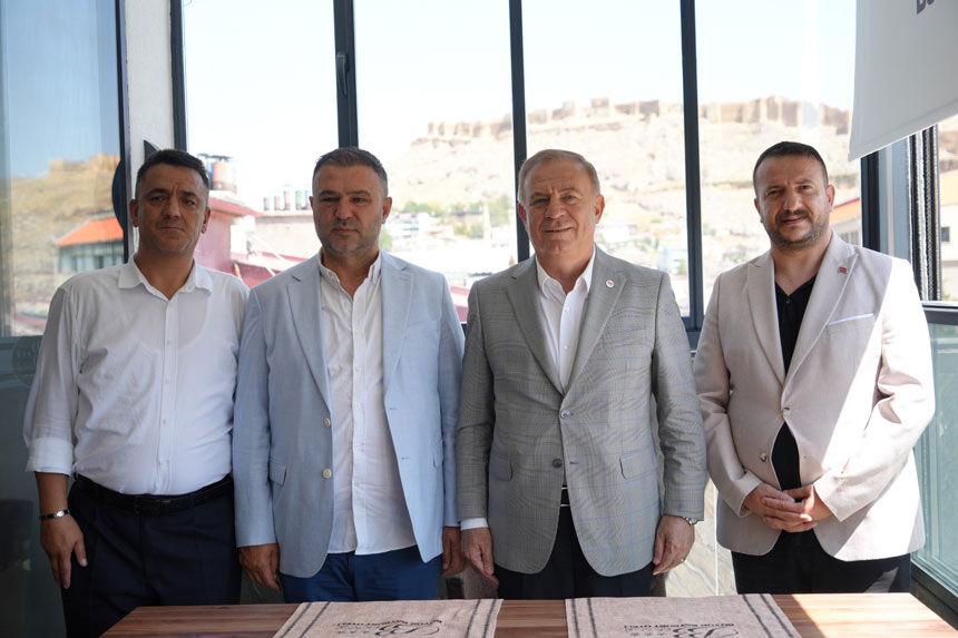 Yeni Parti Kurucu Il Baskanligi Gorevi Haktan Yucele Verildi1