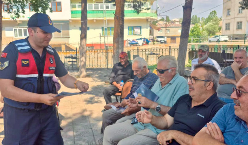 Bayburt Jandarmadan Konursu Koyunde Kades Ve Uyuma Egitimi